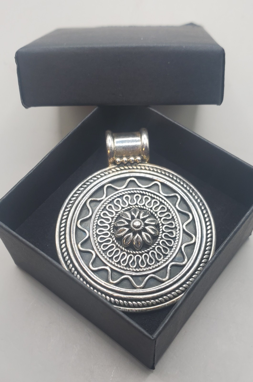 Doug Paulus dP 925 Sterling Silver India Floral/Shield Pendant 19.1 Grams