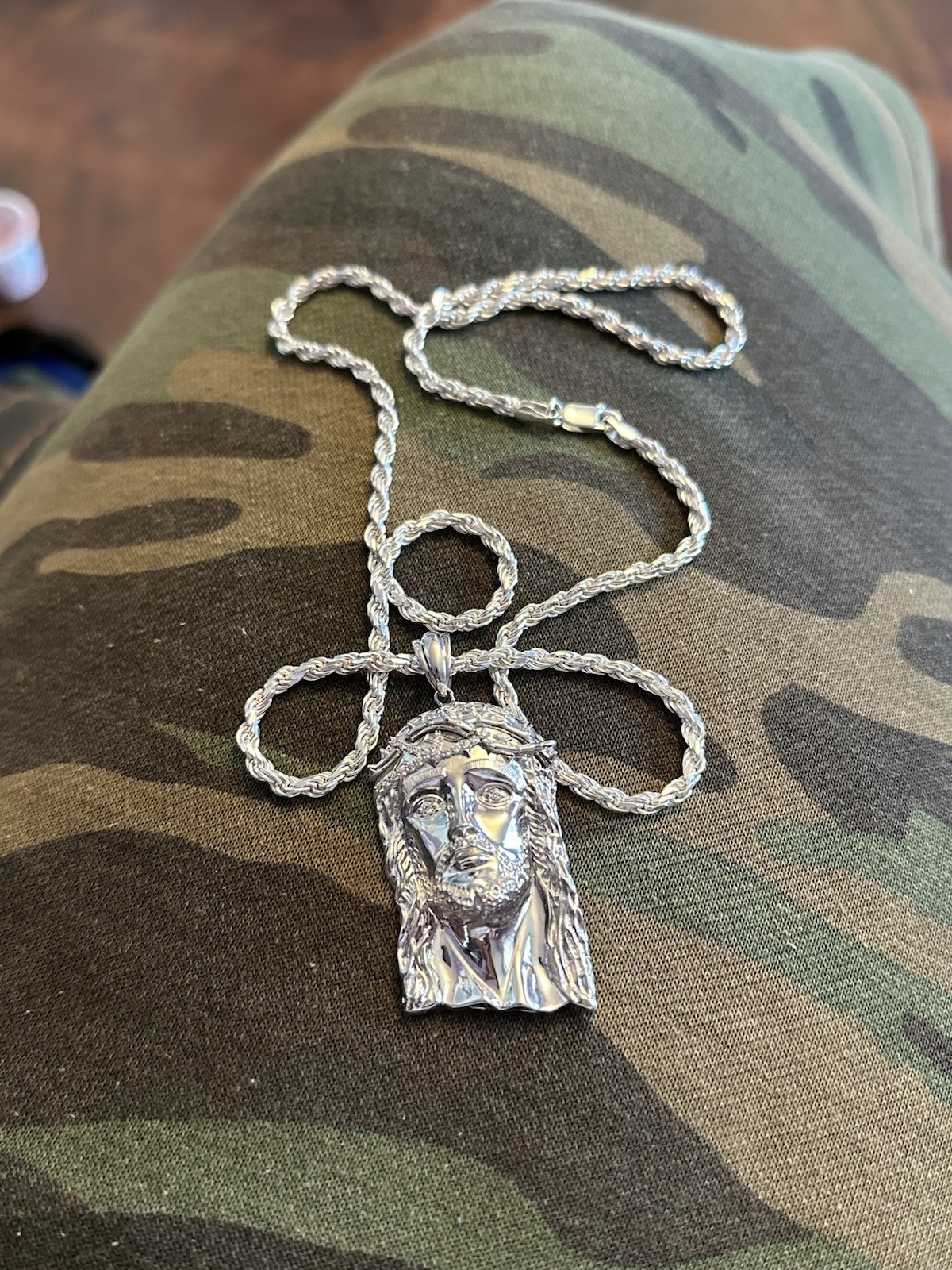 Sterling Silver 4mm Rope Chain 24 Inch With Jesus Pendant 1.5 Inches