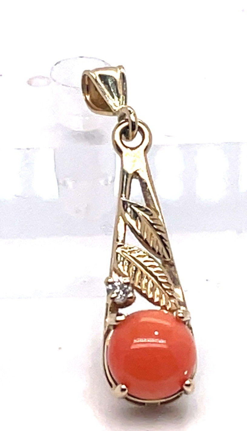 14k Yellow Gold 1-1/8” High 6.7mm Round Salmon Coral Leaf Long Pendant 1.6 Gr.