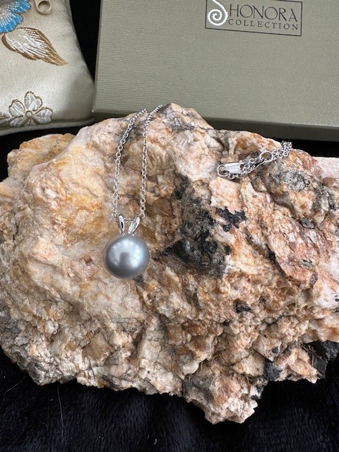 Honora Collection Tahitian Pearl Pendant V Bail Necklace With Gift Bag- New