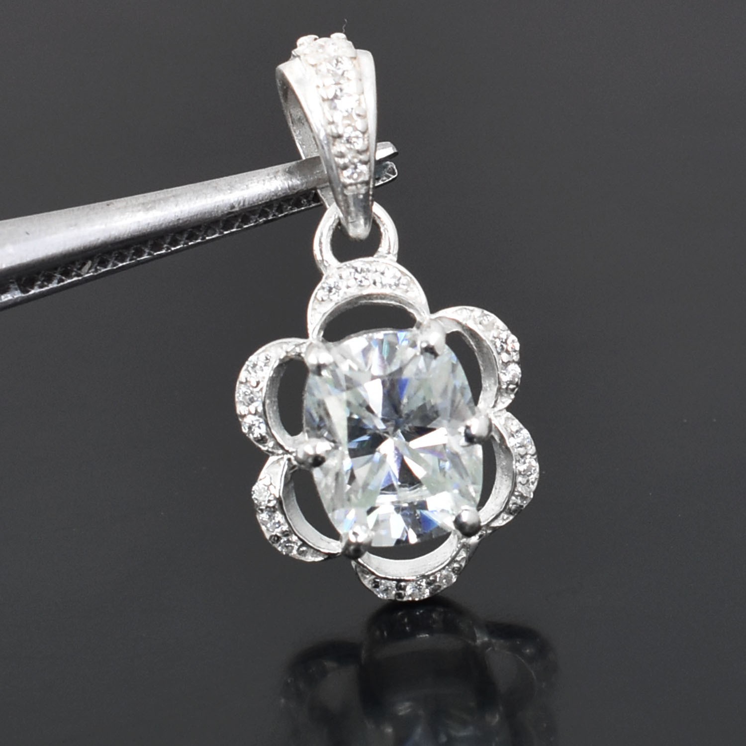 3.00 Ct VVS1 Cushion Cut Certified Diamond Solitaire Pendant, Free Studs