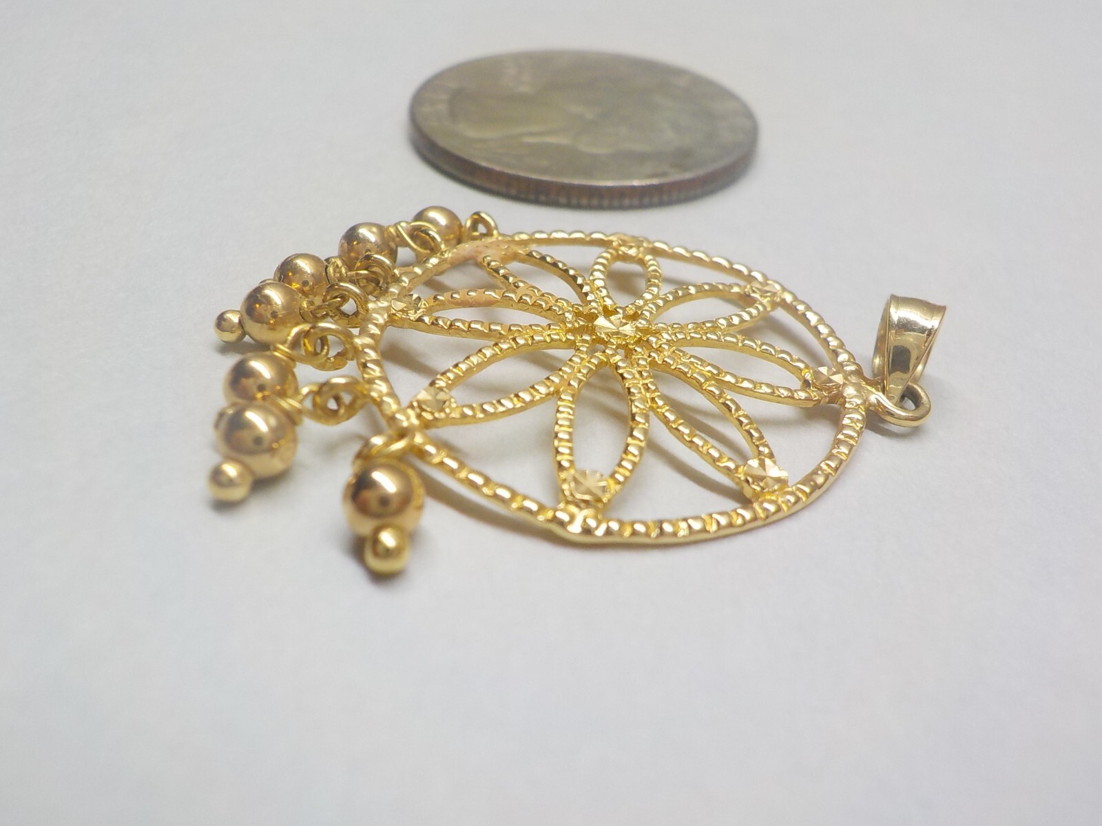 14KT Gold Delicate Lacey Pendant / Charm 2 grams