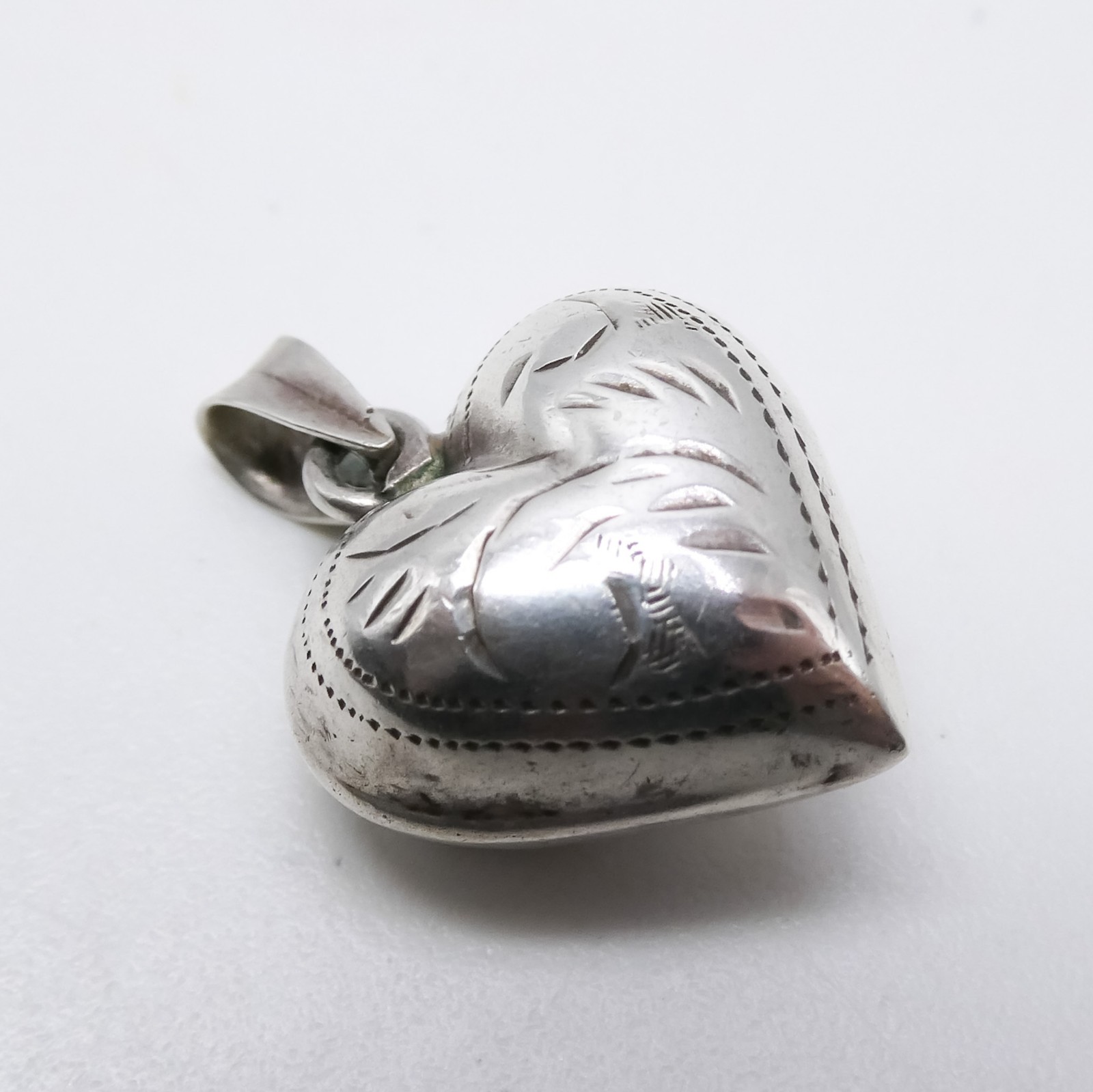 Sterling Silver 925 Puffy Heart Etched Diamond-Cut. 8″ Necklace Pendant