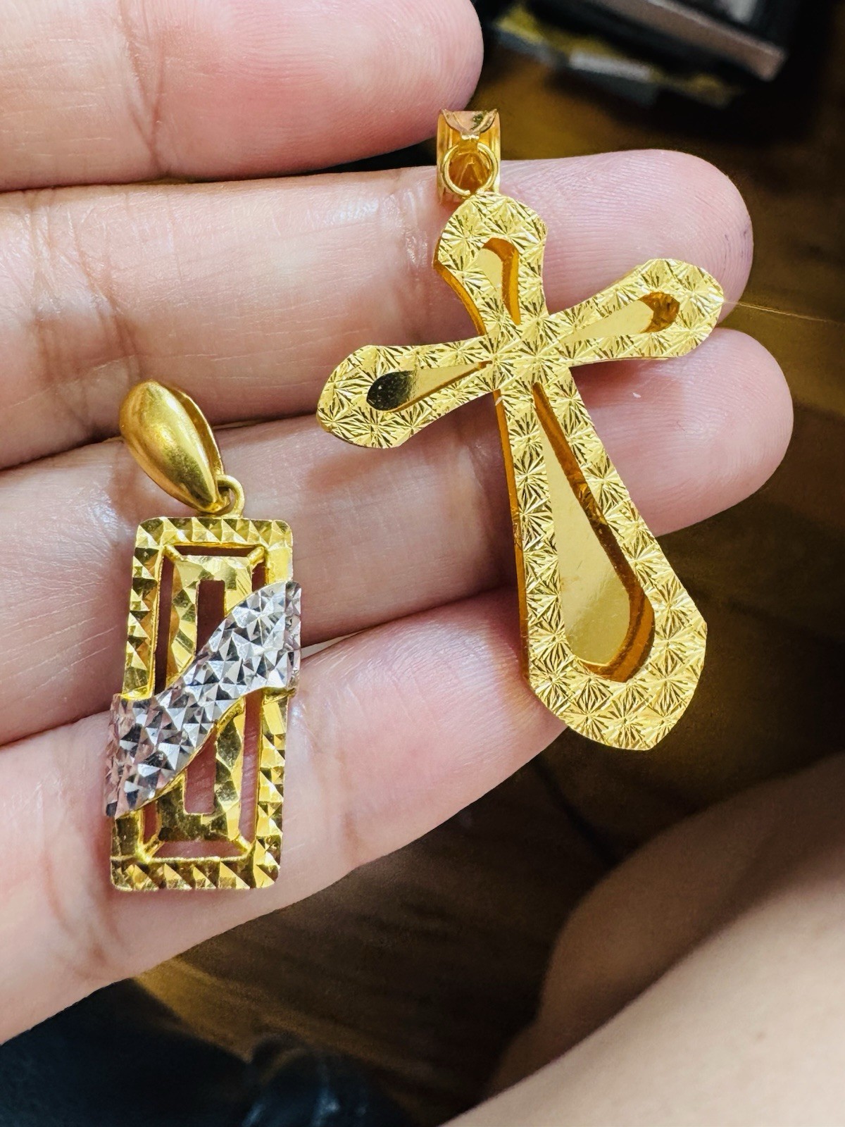 22K 916 22C Real Gold Two Set of Pendant 1 x Rectangle & 1x Cross 7.6g