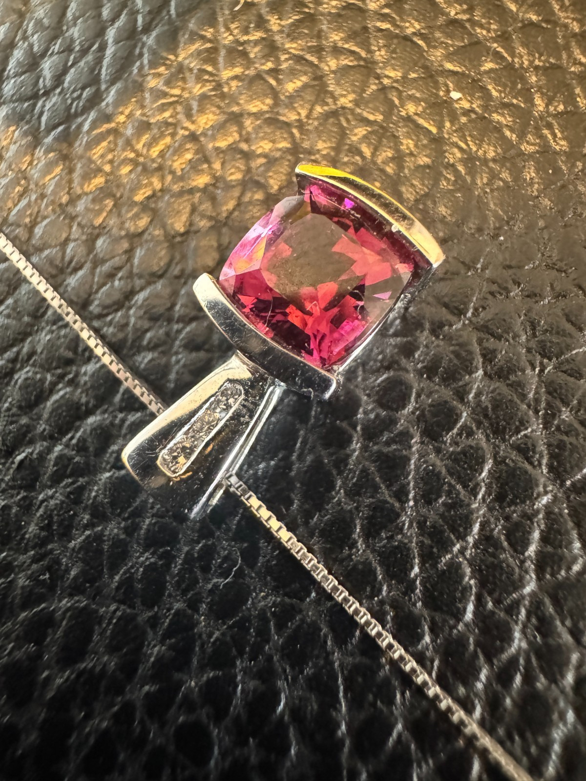 14K White Gold Rhodolite Garnet & Diamond Pendant Necklace – New, Never Worn