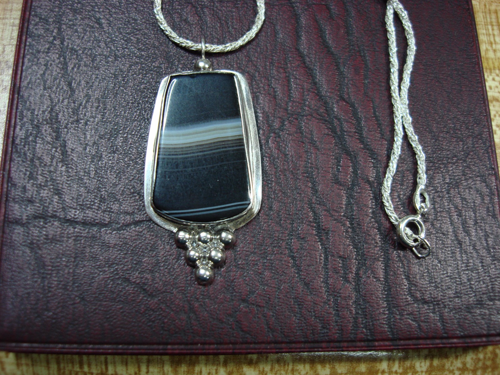AWESOME BRANDED AGATE STERLING PENDANT AND CHAIN – AWESOME