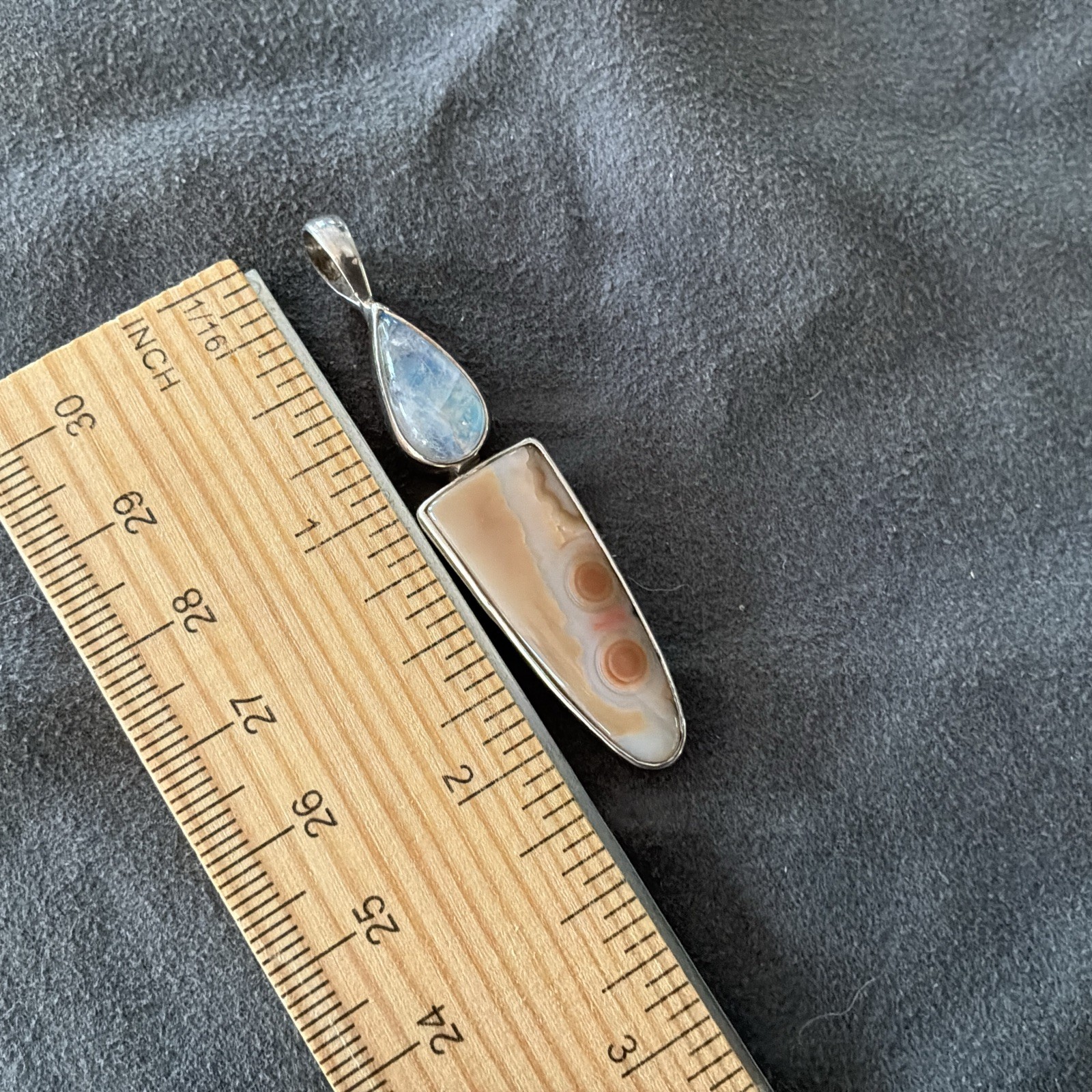 Sterling Silver 925 18in Box Chain And Moonstone Cabochon Pendent