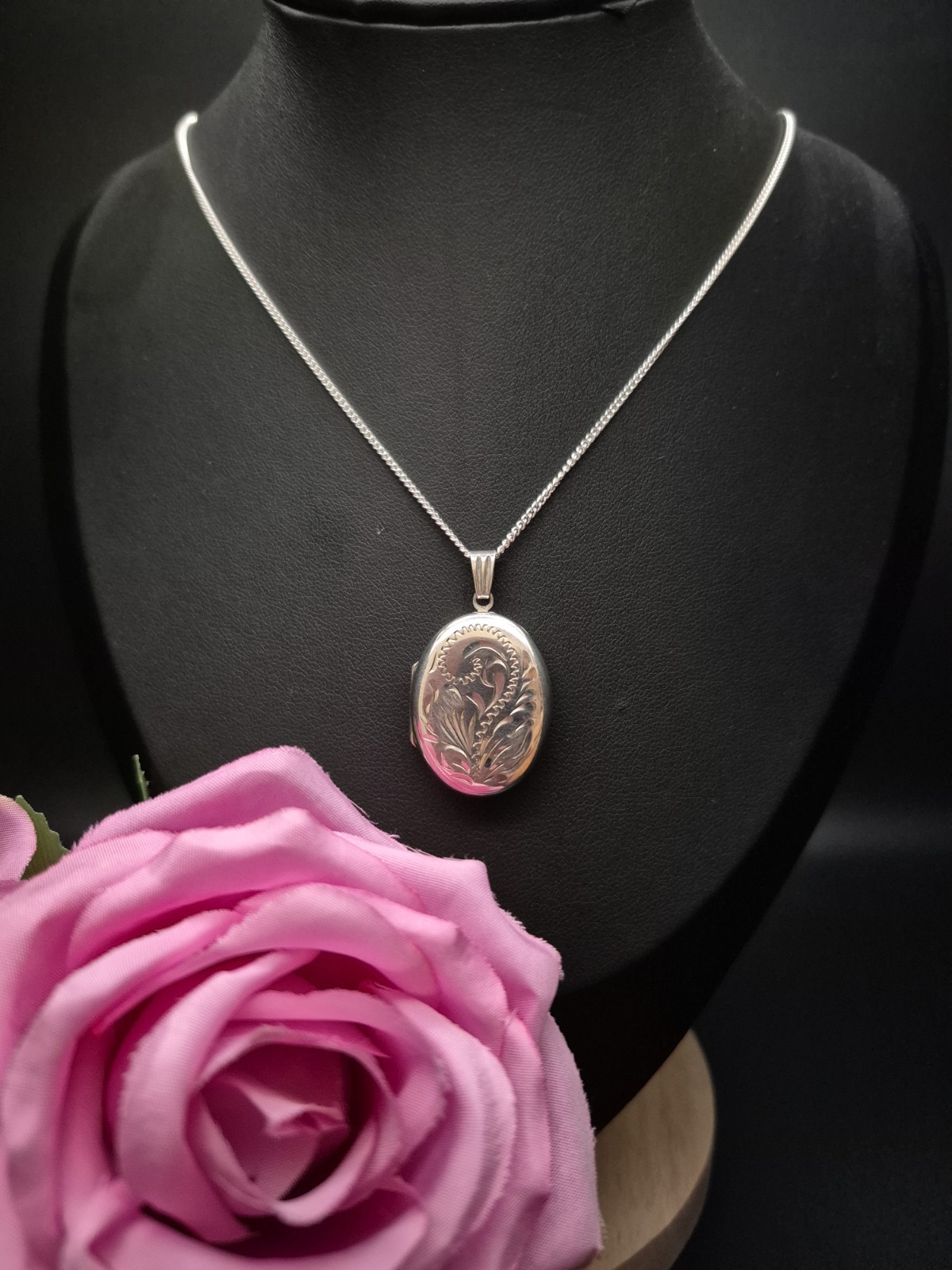 LOCKET – Sterling Silver Double Photo Picture Locket Pendant & Chain