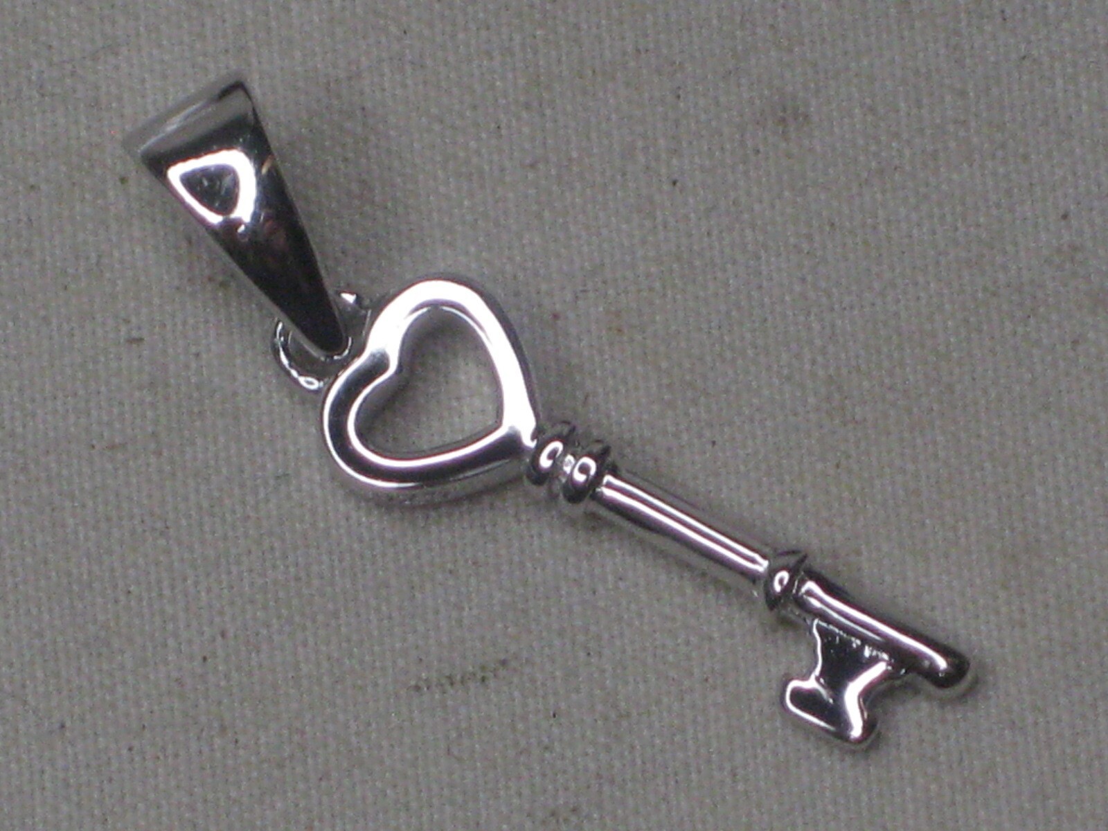 small skeleton key heart detailed sterling silver 925 charm love pendant