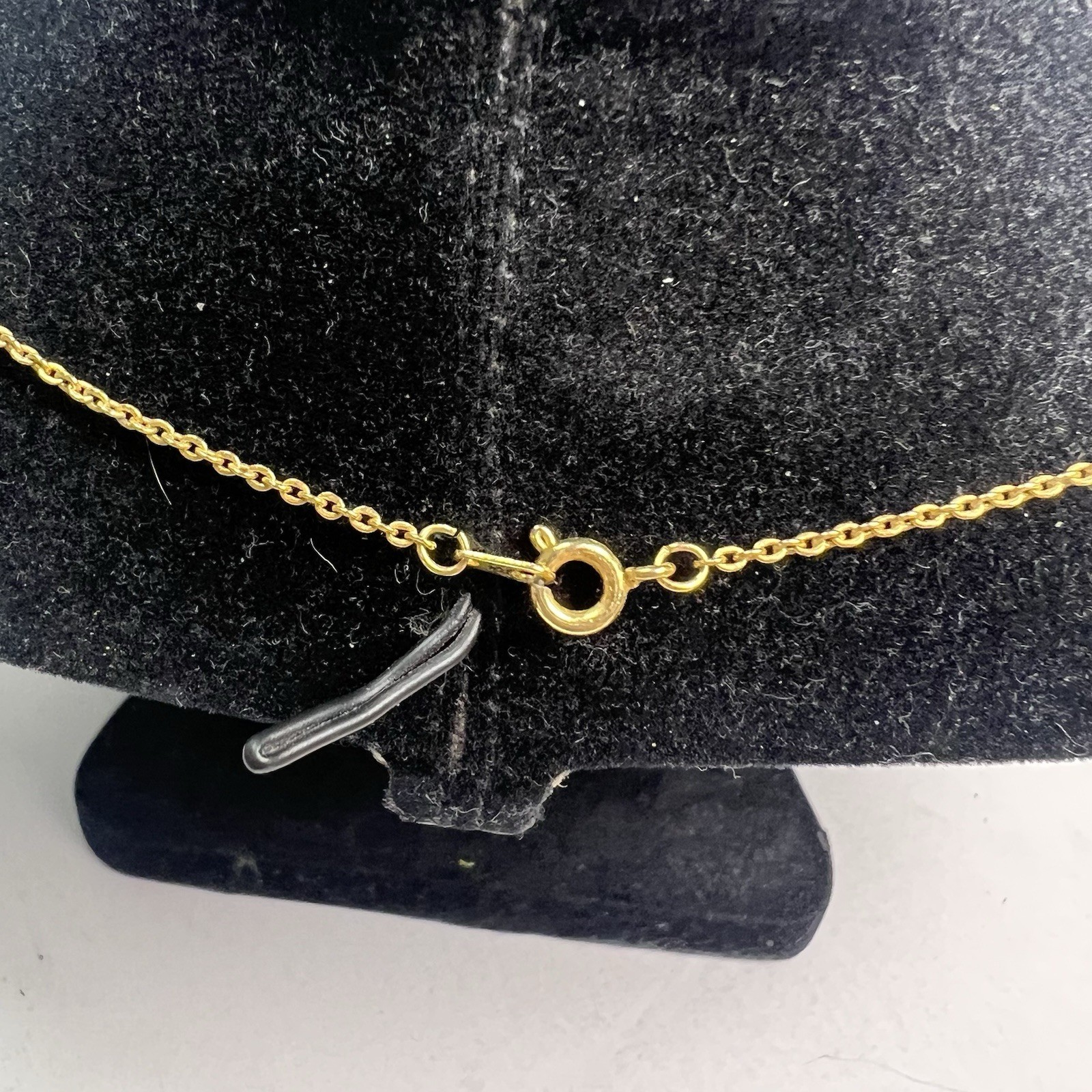 Beautiful 14KT HGE Gold Tone Teardrop Crystal Drop Metal Chain Necklace