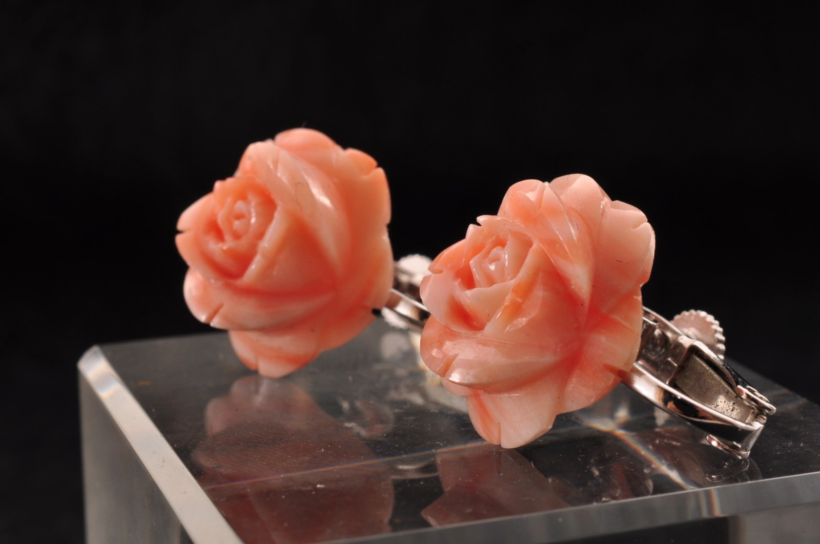 Angel skin coral Necklace and rose earrings set (17.3in 255ct) and Certificate.
