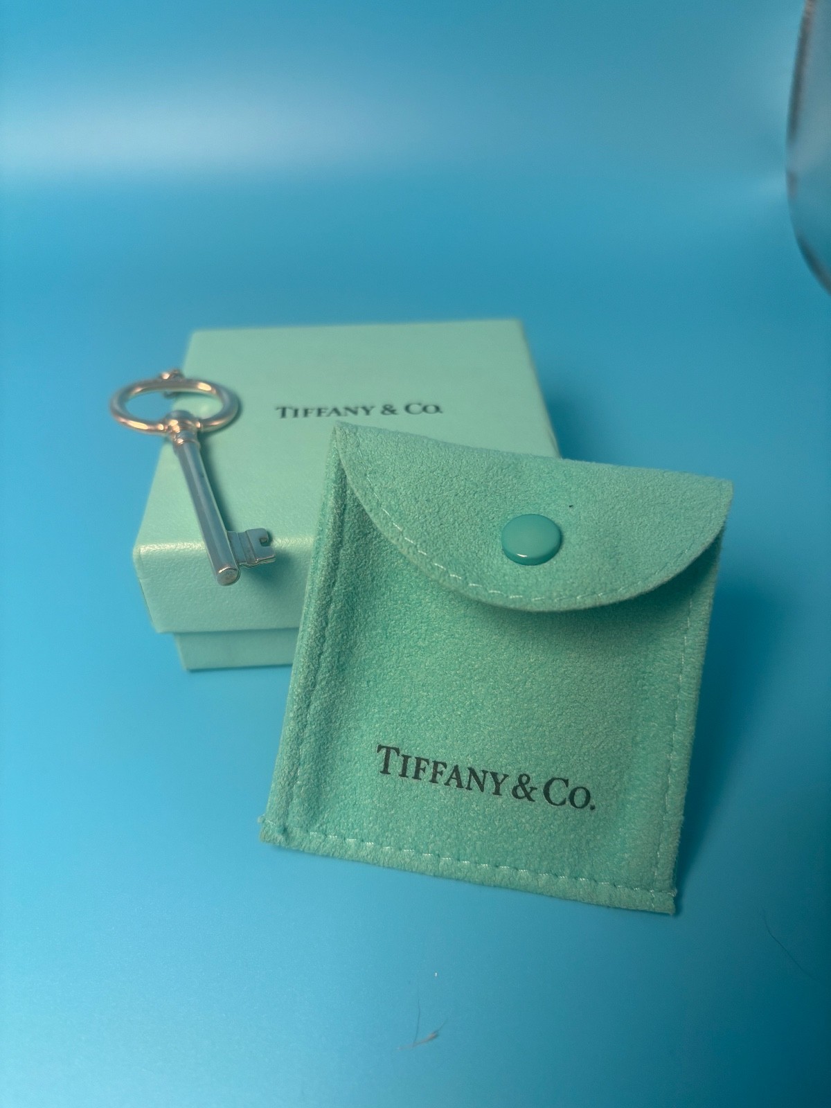 Authentic Tiffany & Co. Large Oval Key Sterling Silver Pendant | 11g | 2.5″ | Bo