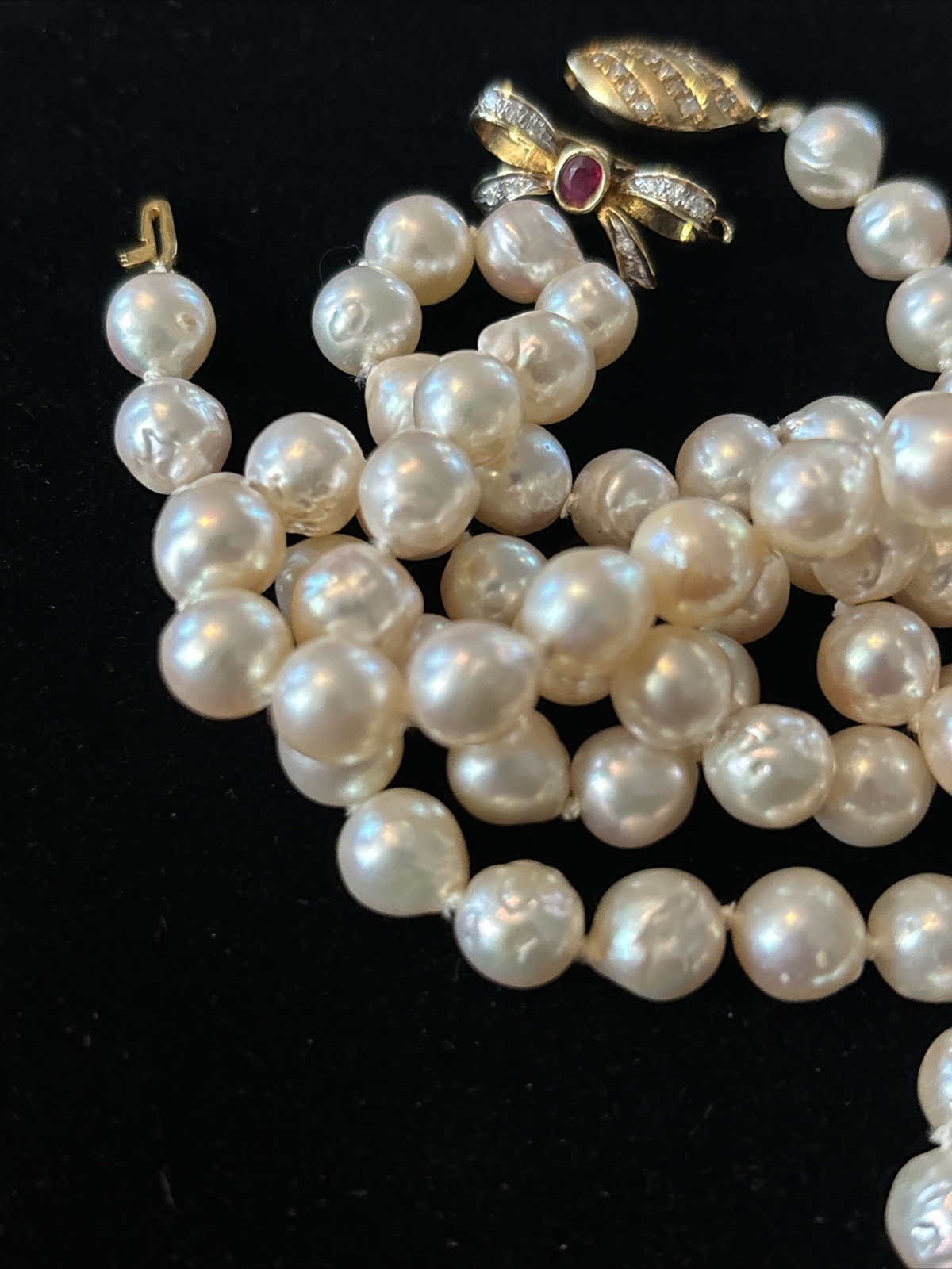 VTG 31” Pearl Necklace 14K Gold Diamond Clasp & Gold Ruby Diamond Bow Enhancer