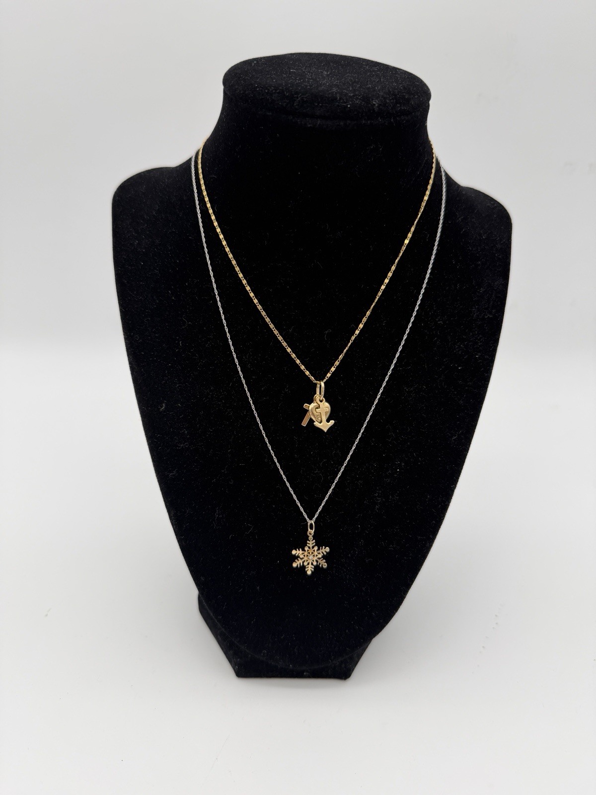 14k Yellow & 10k White Gold Pendants Chains 3.5g Scrap Gold 4 PCs