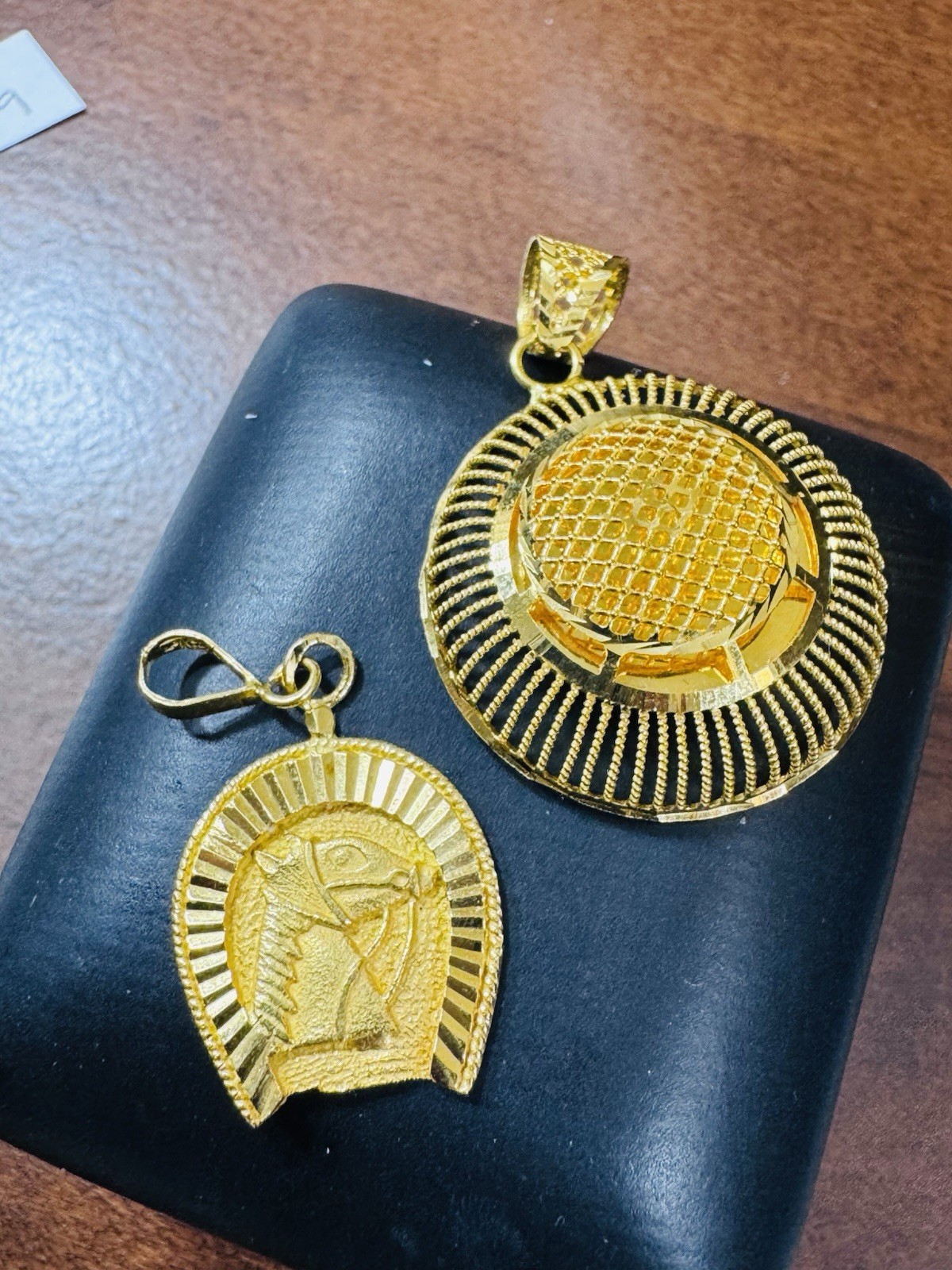 RARE Gold Two Set of Pendant 21K Horseshoe & 22K Round 7.9g