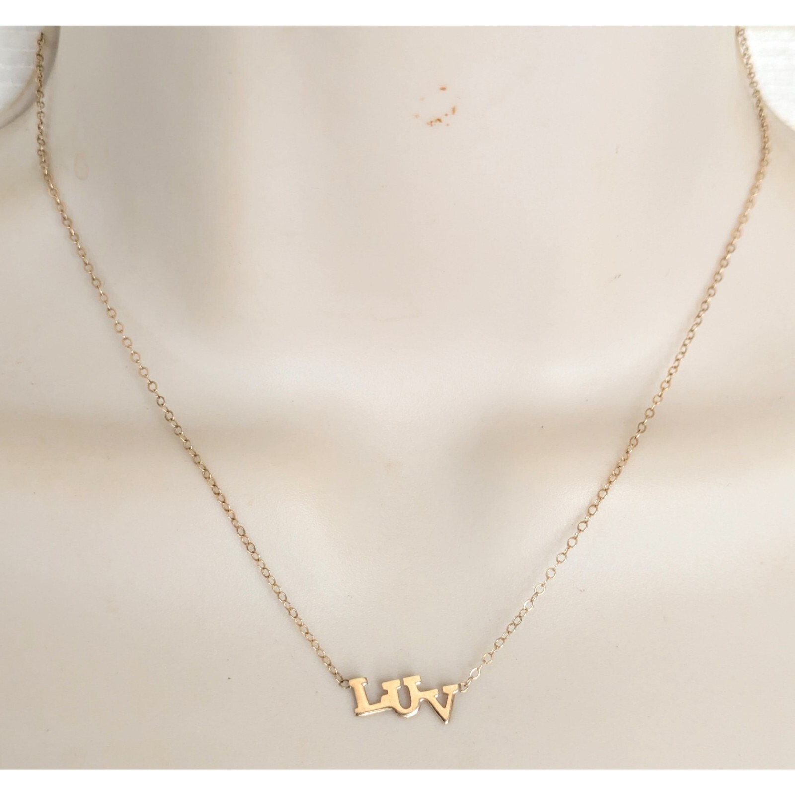 Adorable 14k Solid Yellow Gold LUV Pendant Necklace 15.5″