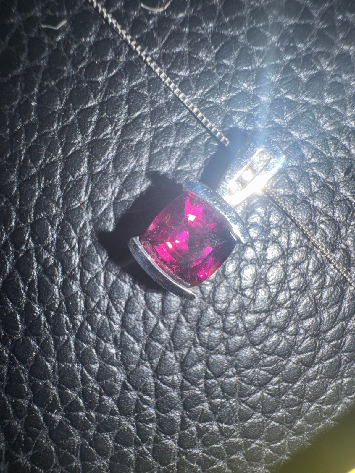14K White Gold Rhodolite Garnet & Diamond Pendant Necklace – New, Never Worn