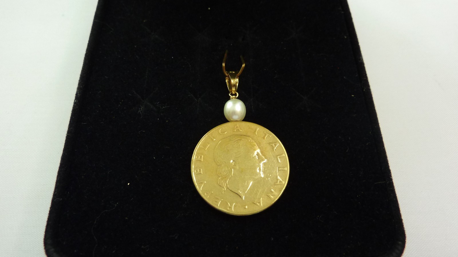 1980 Italy 200 Lira Pendant Marked 14k Milor Gold BALE only