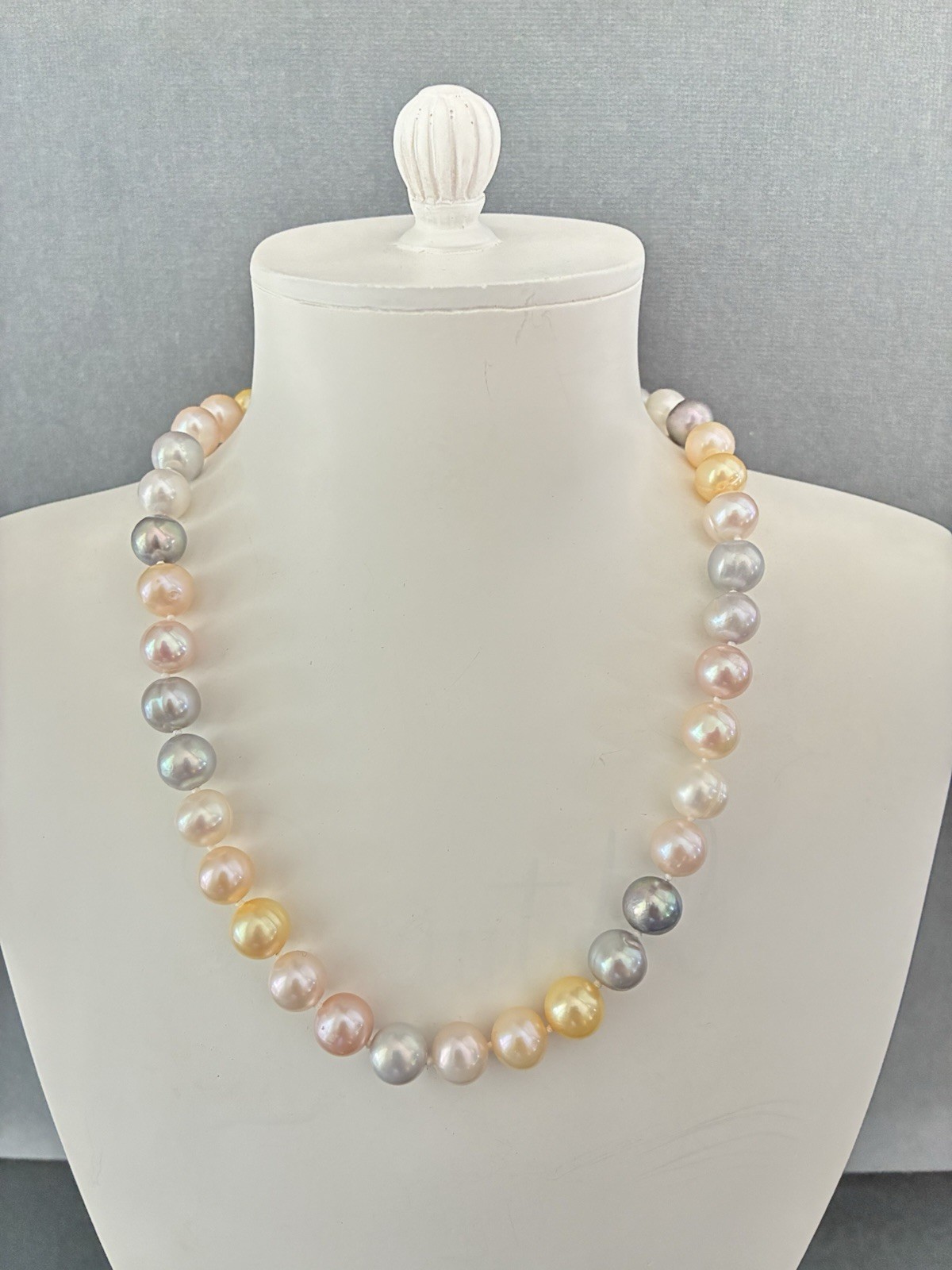 VINTAGE HONORA MULTI COLOR FRESHWATER CULTURED PEARL STRAND NECKLACE 15.5” 46.5g