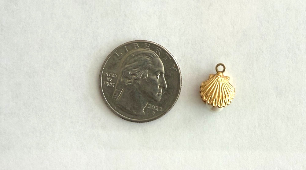 14k Yellow Gold Shell with Pearl Pendant