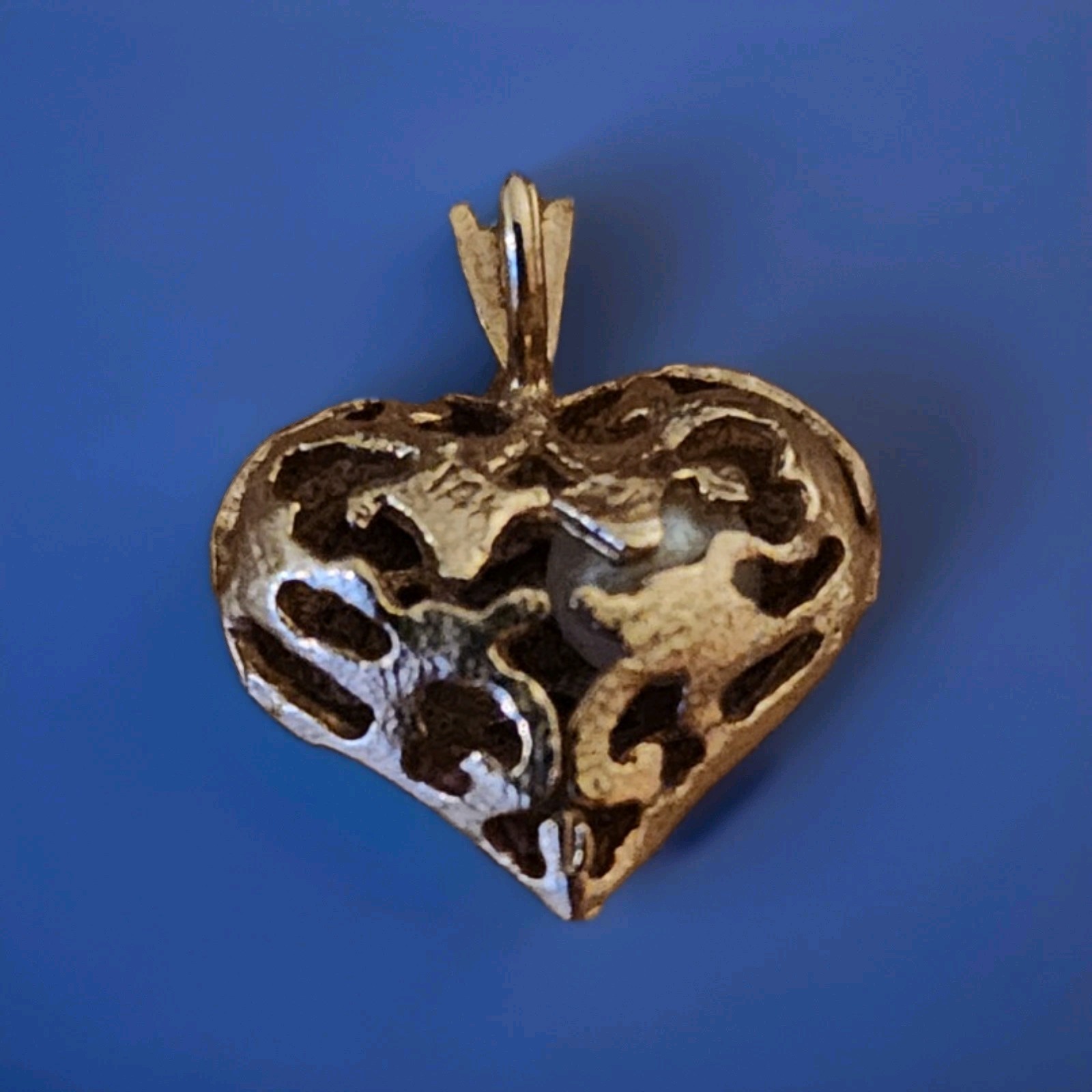14k Yellow Gold Cage Heart Pendant W/Pearl Inside Signed