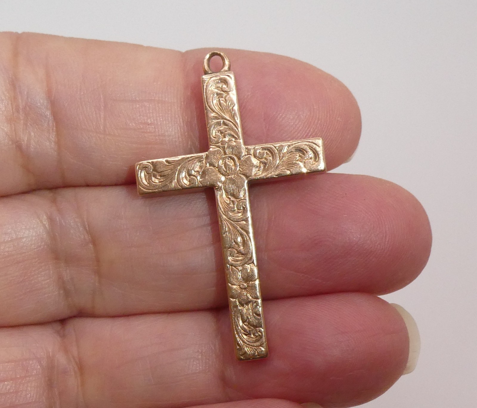 Vtg 10K Rose Gold Victorian Etched Engraved Cross Pendant 2.09g 1 1/2″ Catholic