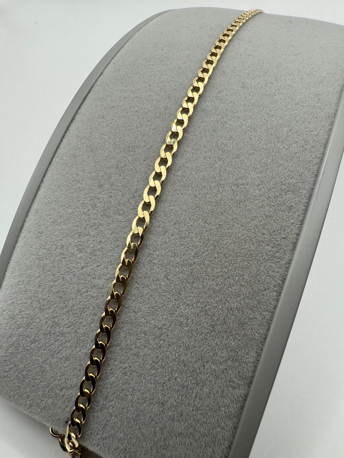 9ct Yellow Solid Gold 3.1mm Curb Link 16 Inch / 40cm Necklace (G80MC)