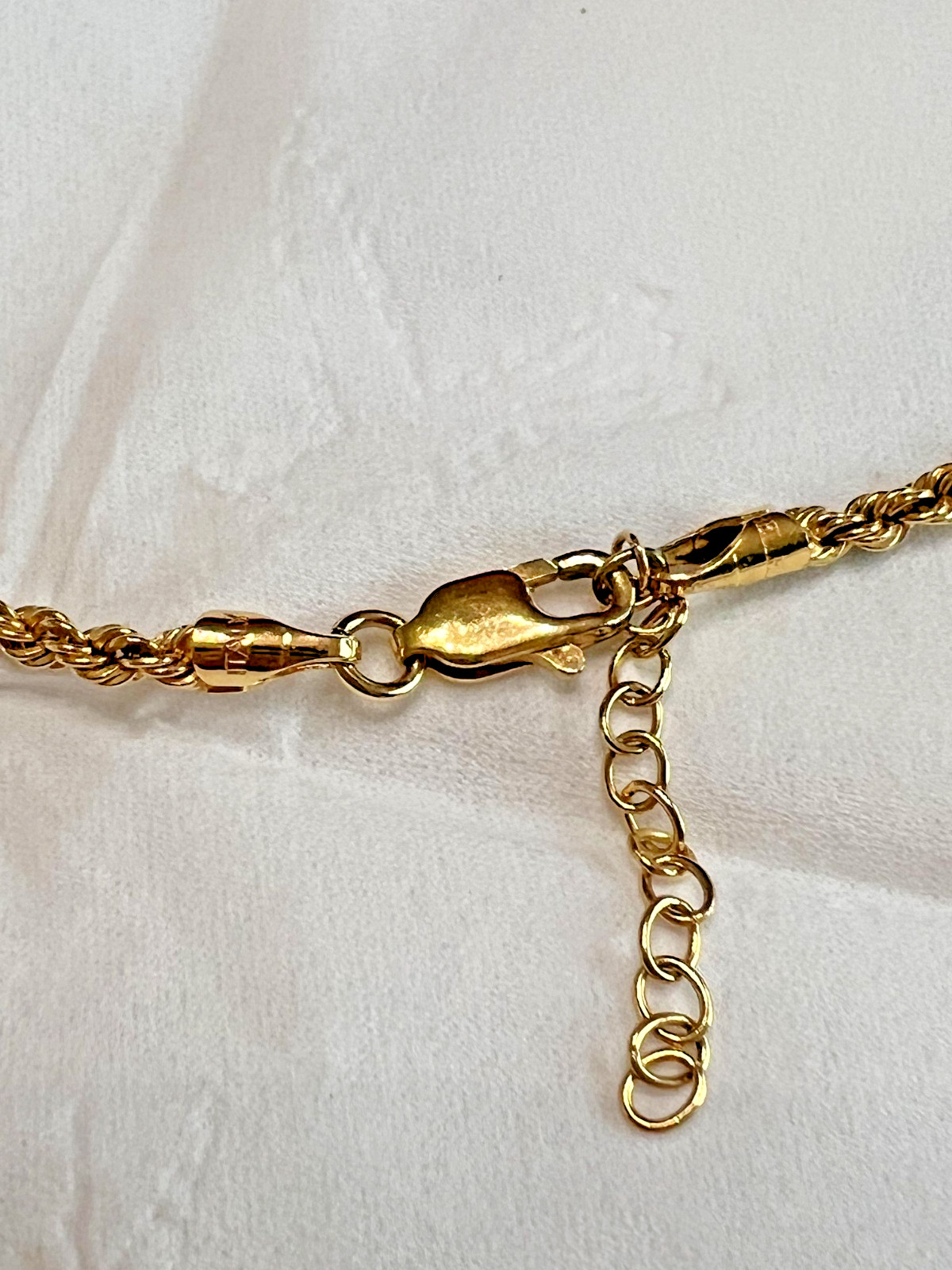 BRONZO MILOR ITALY 200 Lire 1979 Coin Pendant w/ 17” Necklace in Gold
