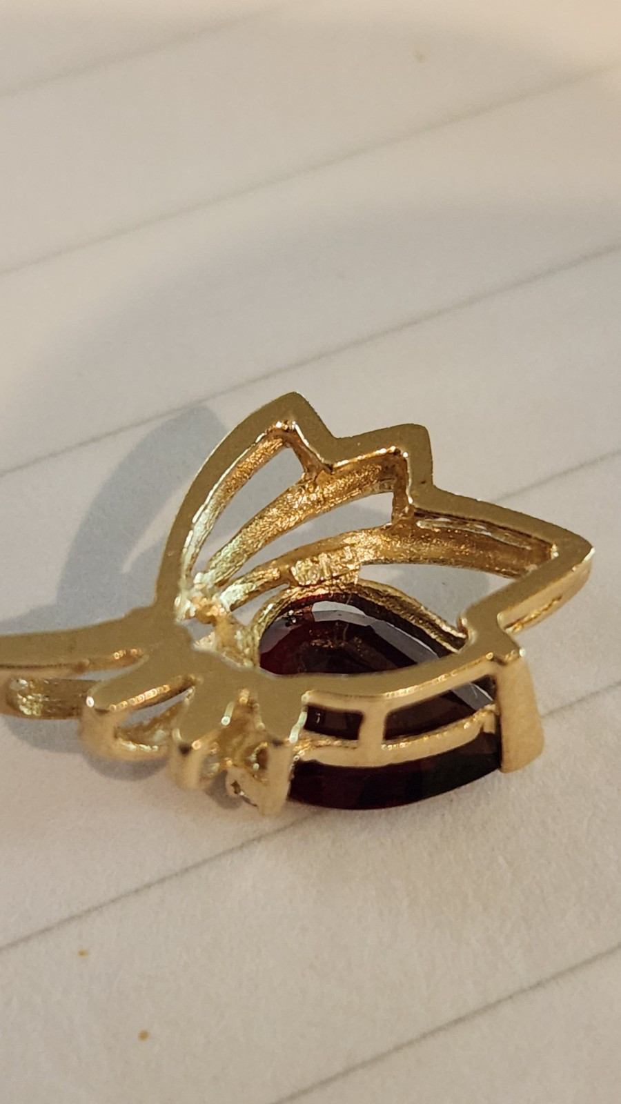 Vintage 14k Gold Pear Shape Garnet Pendant 2grams