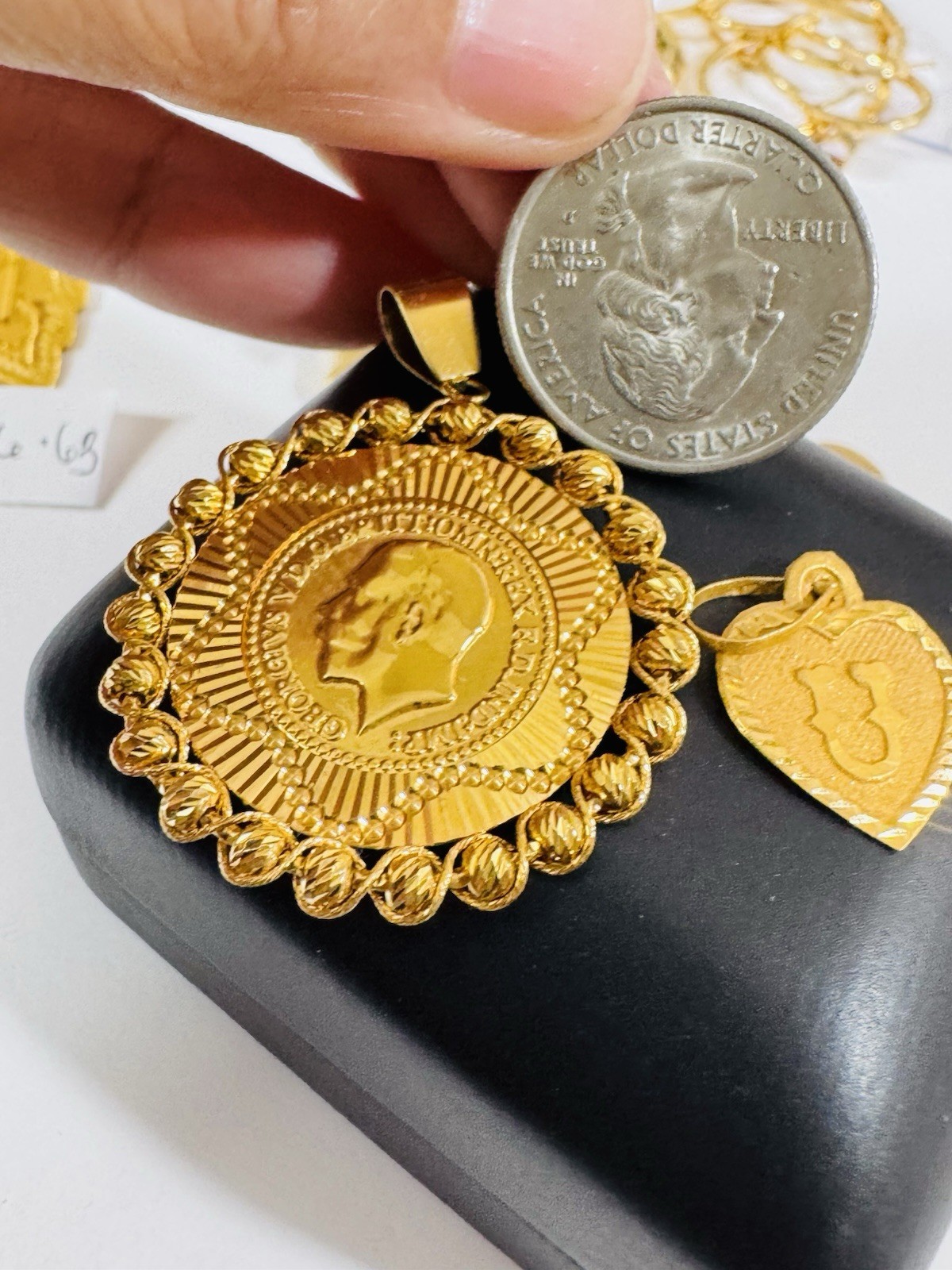 22K 916 Real Gold Two Set of Pendant 22K Heart & 21K Coin Round 6.63g