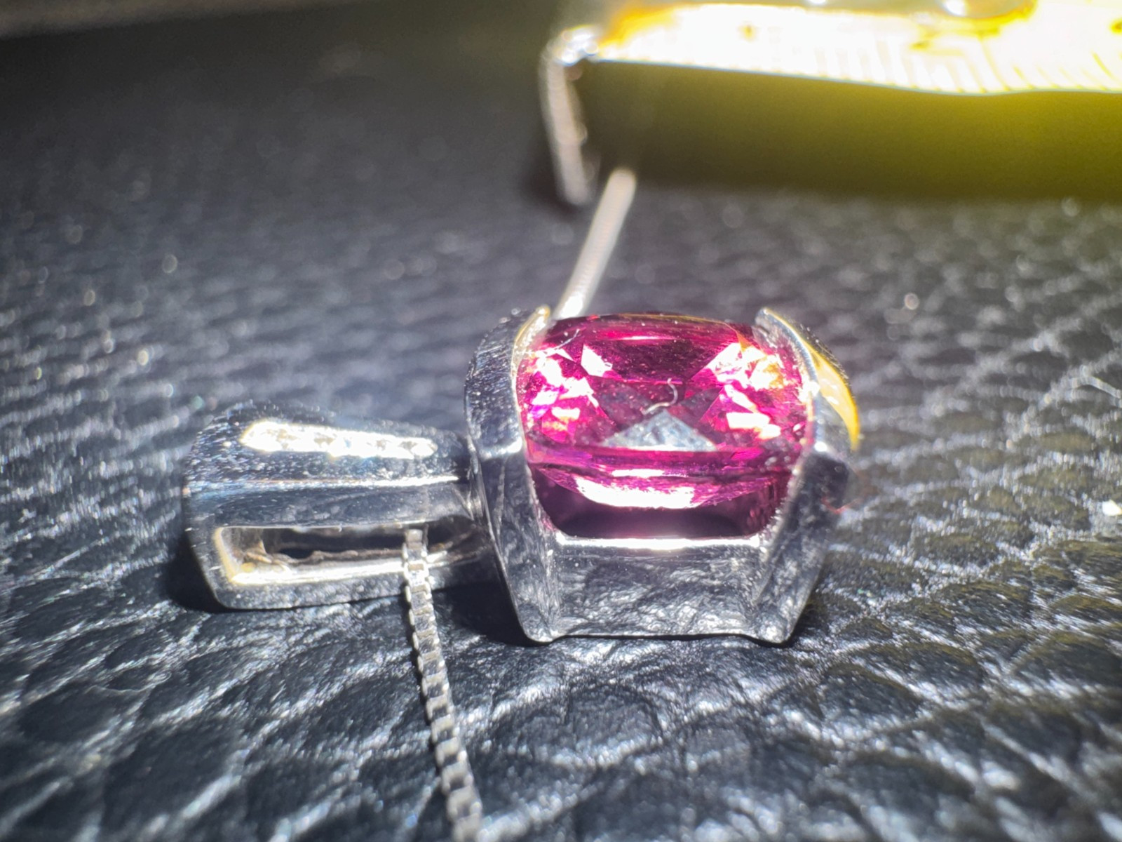 14K White Gold Rhodolite Garnet & Diamond Pendant Necklace – New, Never Worn