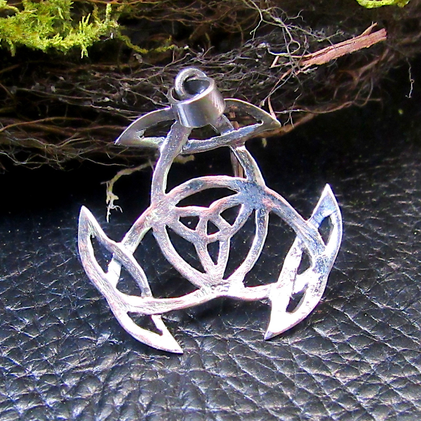 Solid 925 Sterling Silver Celtic Trinity Knot Triquetra Viking Shield Pendant