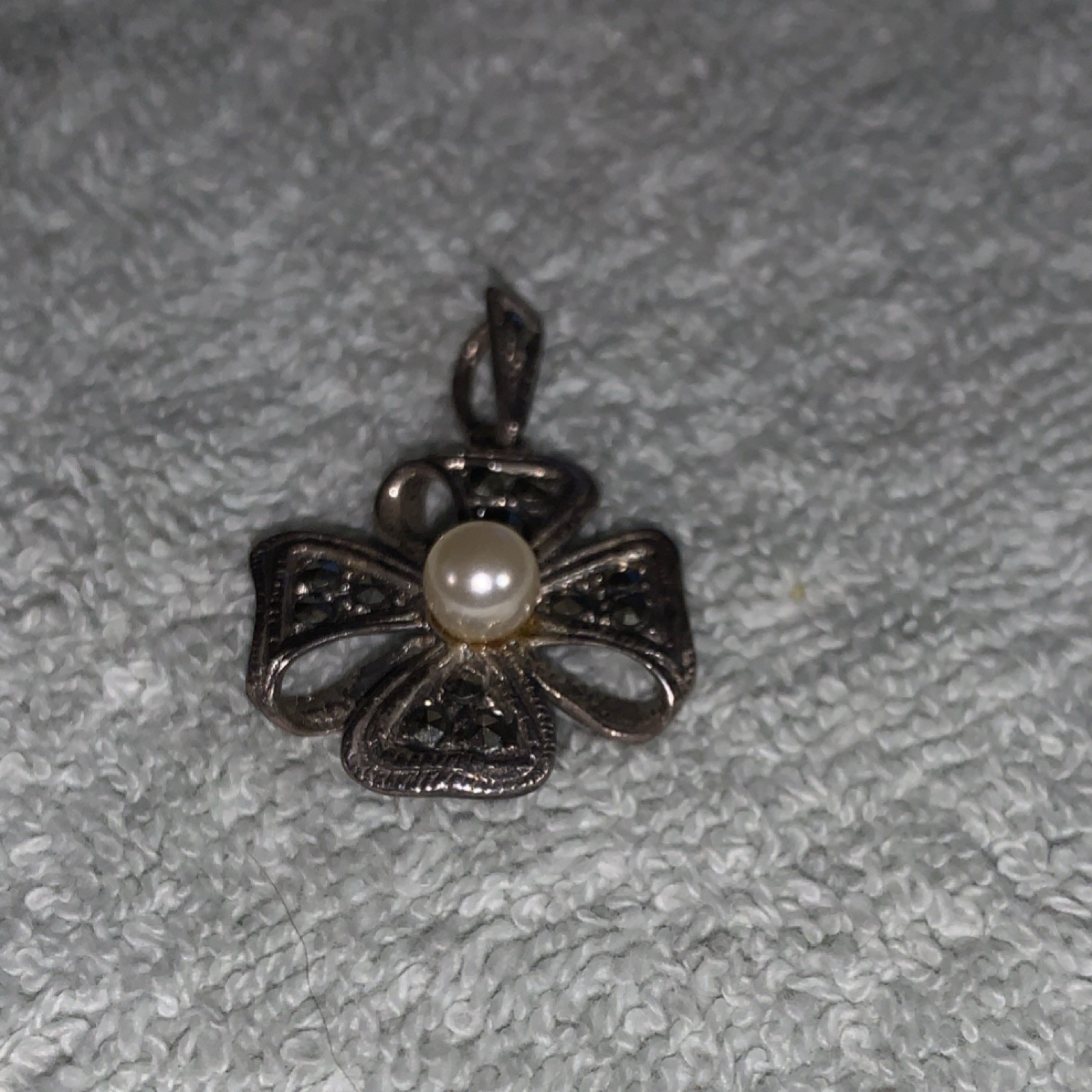VTG 925 Sterling Silver Charm Pendant Clover with White Round Pearl Center