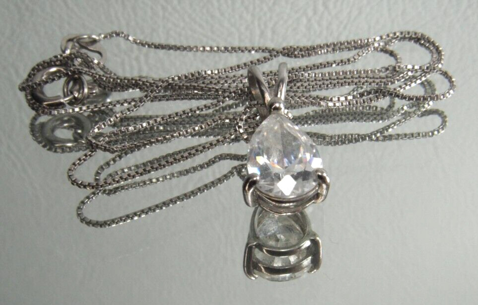 925 Teardrop Swarovski Pendant 925 1.51g Box Chain 18.5″ Spring Ring Clasp