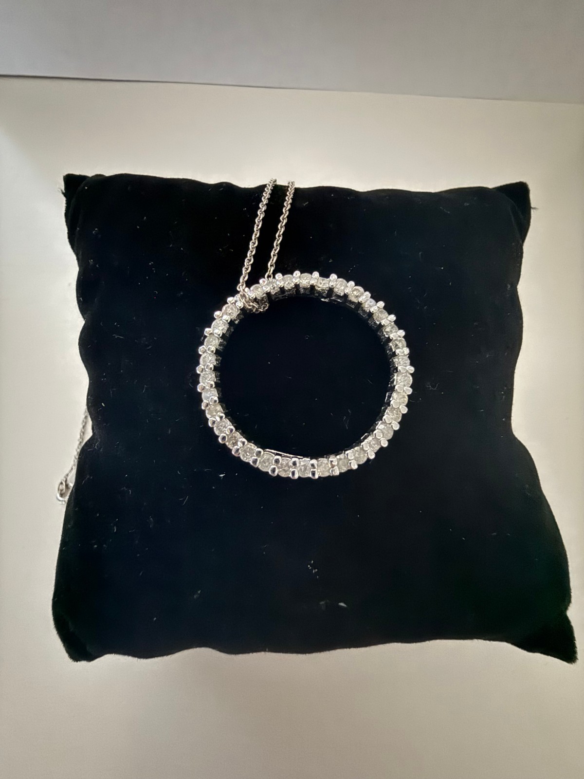 Genuine Diamond 1 CT TW Circle Pendant Necklace Sterling Silver NWT $375 Retail
