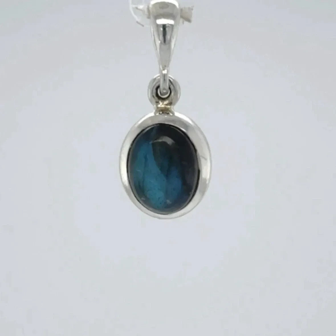 Natural Oval Shaped Labradorite Pendant For Women And Adults