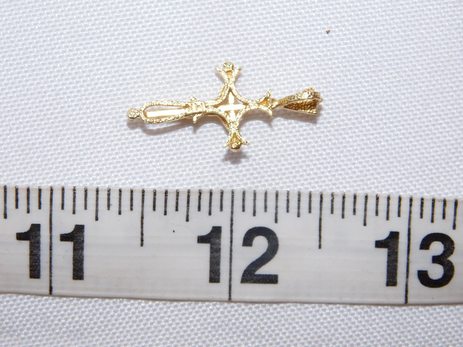 Unbranded 14K Yellow Gold Crucifix Pendant 1.2 grams Jesus Religious Cross