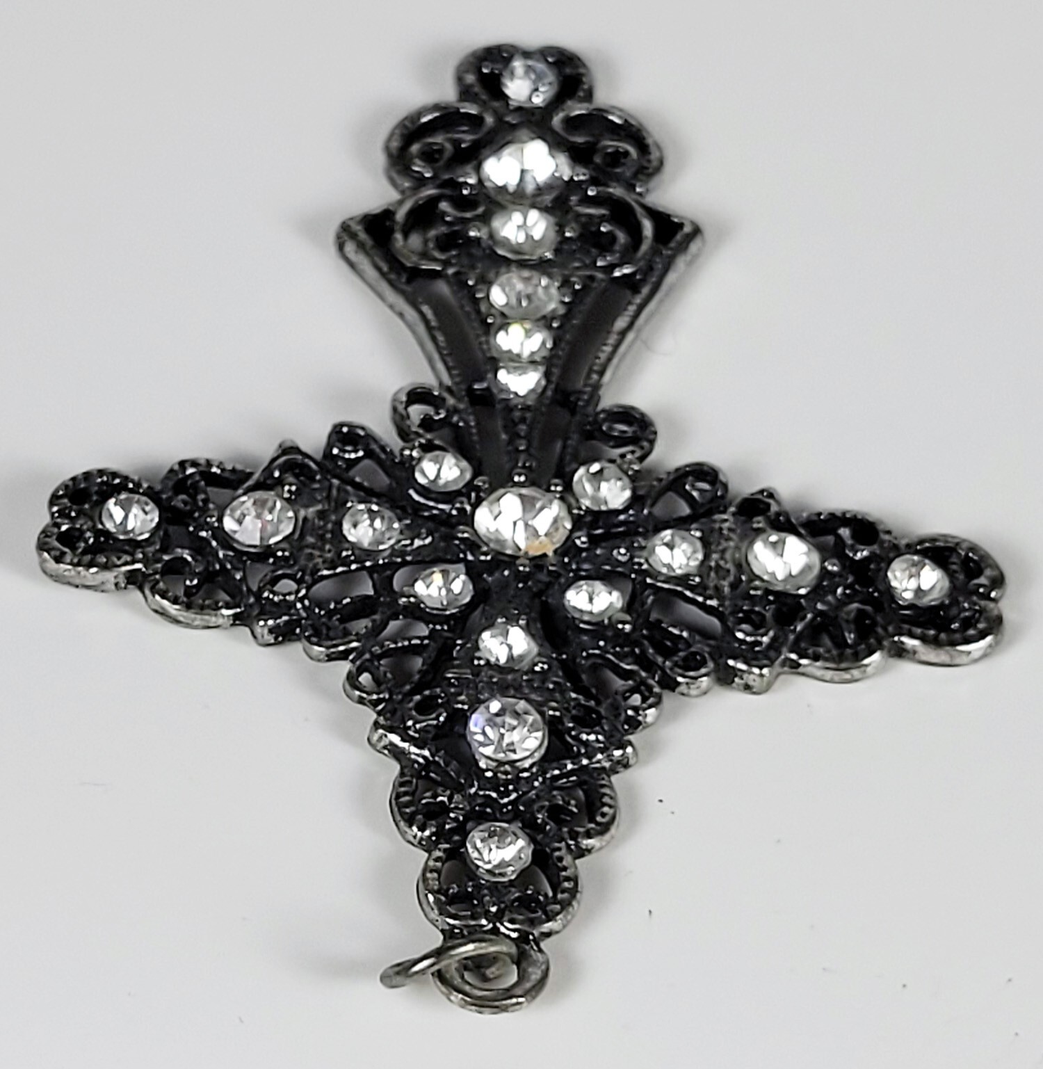 Vintage Cross Pendant with 20 Clear Faceted Crystals – 3 inches – Very Good