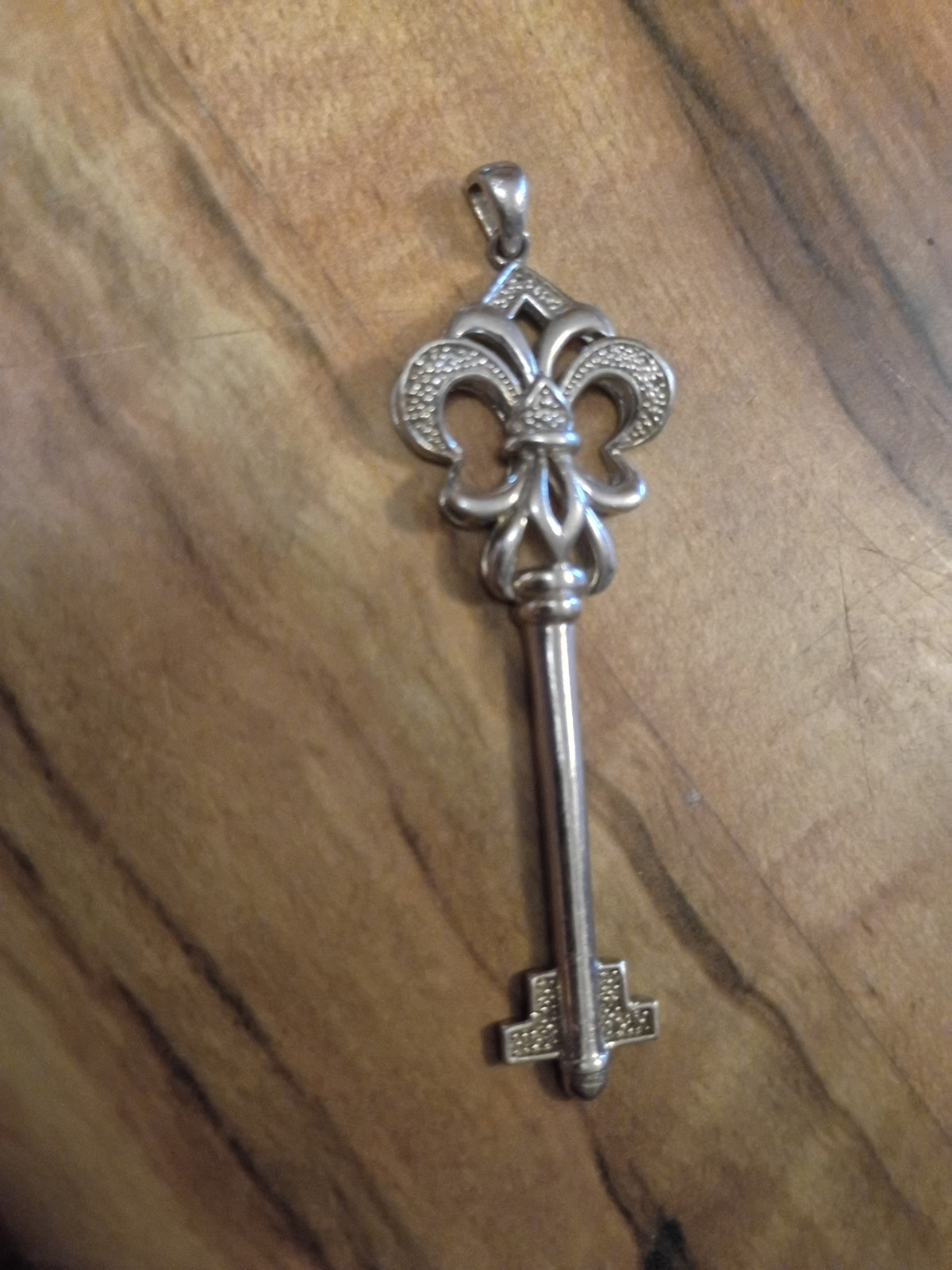 925 Sterling Silver Real Round-Cut Diamond Fleur de Lis Key Pendant