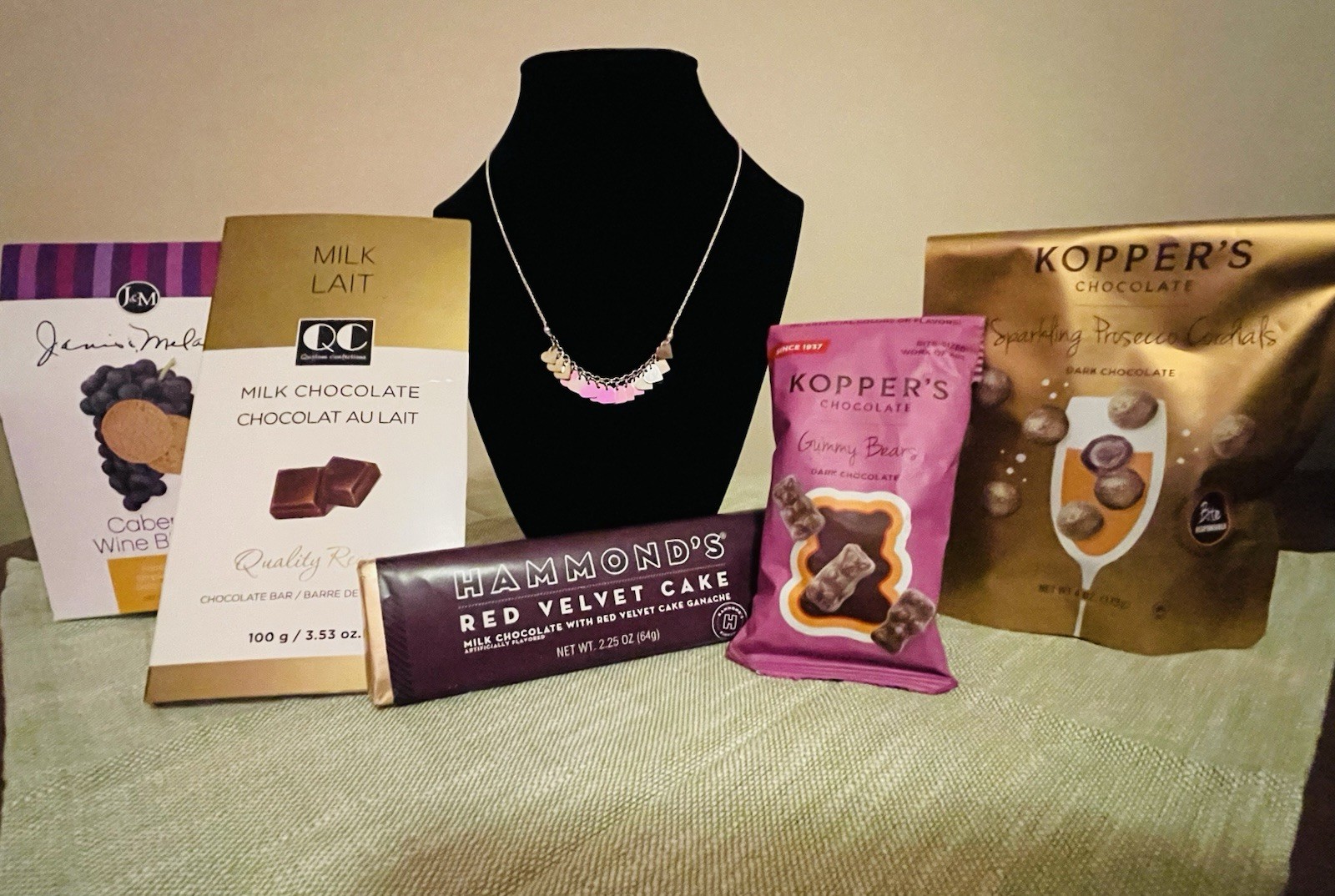 Sweetheart Package – 925 Silver Italy Heart Charmed Necklace & Chocolate Sweets