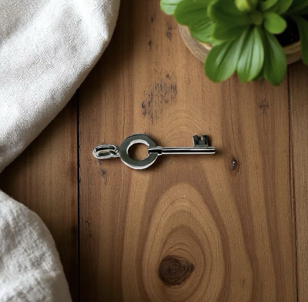 Silver 925 Key Pendant Round ( Could Be Rose Or Yellow Plated)