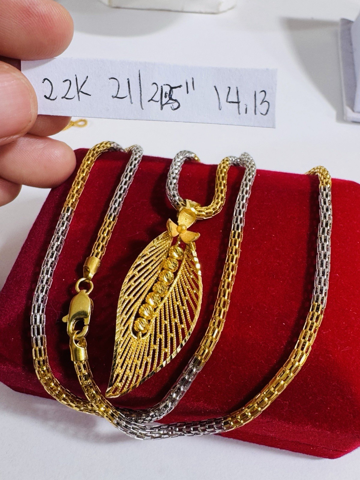 22K 916 Real Gold 21.5”/22” long Flower Leaf Set Necklace 14.1g 3.mm