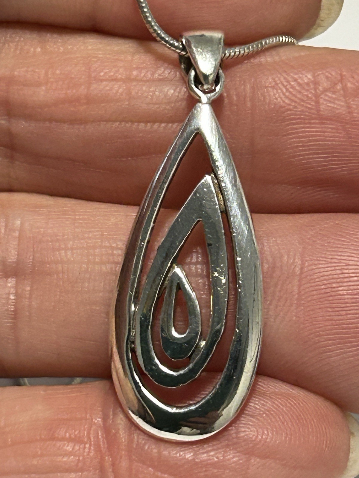 Vtg Sterling Silver 4cm Modernist Pendant on 40cm Snake Chain (7.28g)
