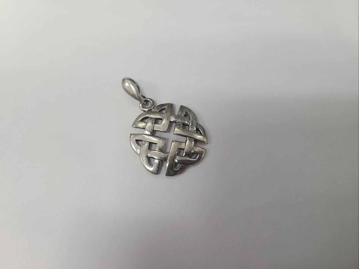 925 Sterling Silver Large Round Celtic Shield Knot Pendant 1 (25mm) Inch Tall