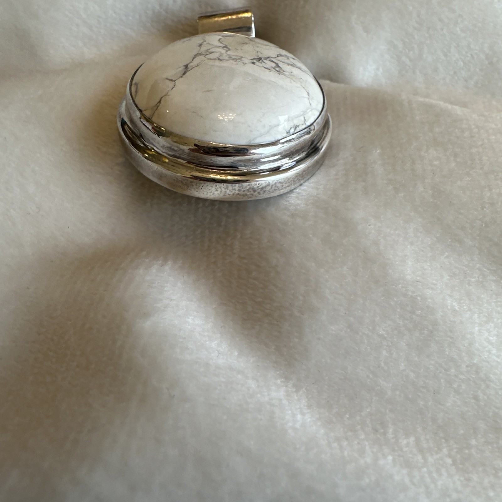 ExEx by Claudia Agudelo 925 Sterling Silver White Howlite Pendant 29g 2.25” Tall