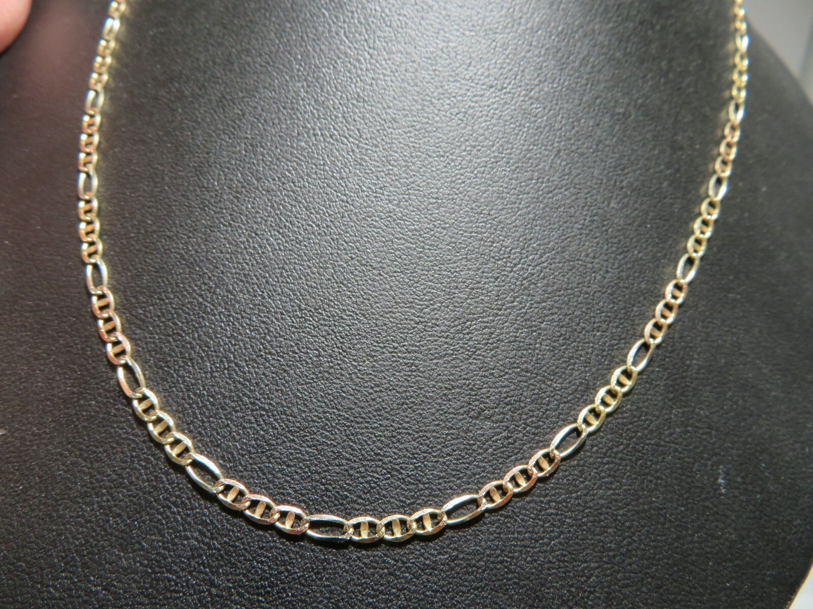 14K TRI-COLOR GOLD FIGARUCCI CHAIN 21.5″ LONG 2.85MM WIDE 5.14 grams (G132011-1)