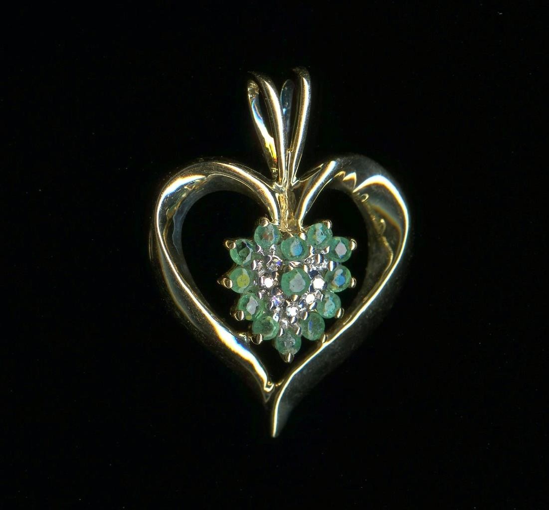 10K 2.05 Gram 26mm Yellow Gold Green Emerald & Diamond Cluster Heart Pendant (LV
