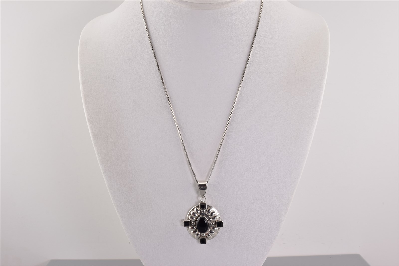 Sterling Silver 33mm x 28mm Black Onyx Accented Shield 925 Pendant 20″ Chain