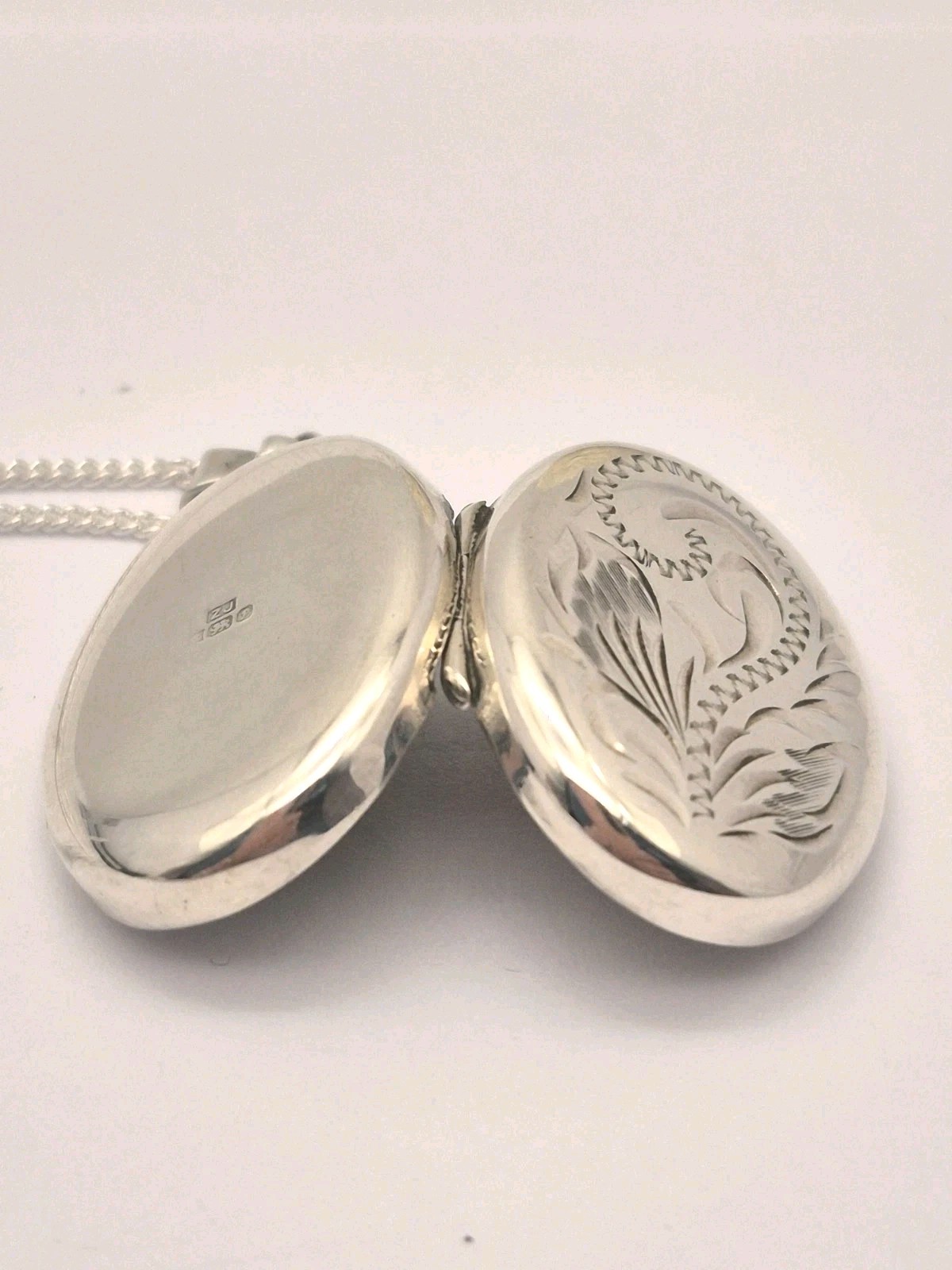 LOCKET – Sterling Silver Double Photo Picture Locket Pendant & Chain