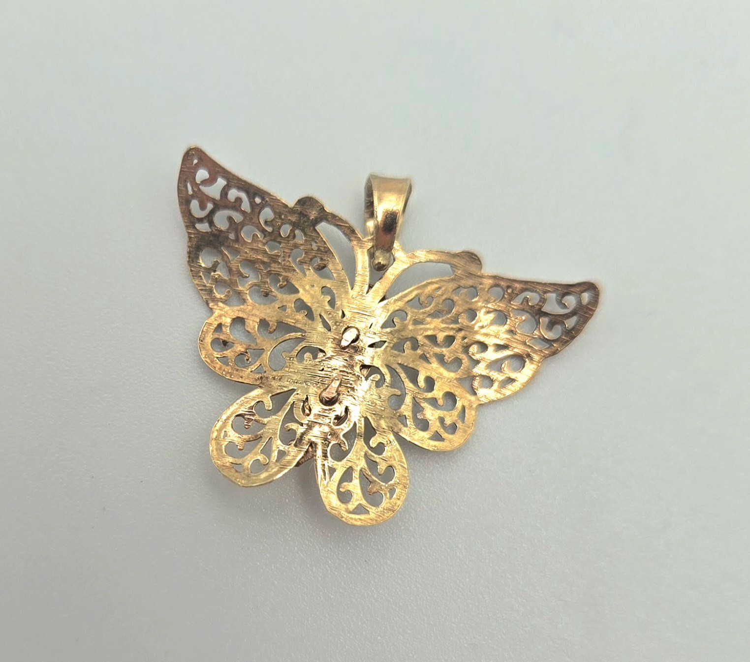 Cute 10K Solid Yellow & White Gold 2 Tone Filigree Butterfly Pendant .5 Grams